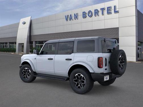 Oxford White 2026 Ford Bronco Outer Banks
