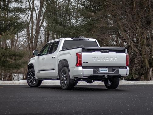 2024 Toyota Tundra Hybrid Platinum