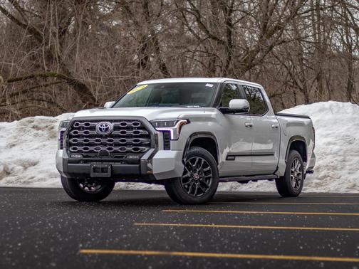 2024 Toyota Tundra Hybrid Platinum