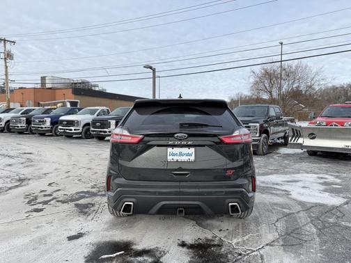 2022 Ford Edge ST