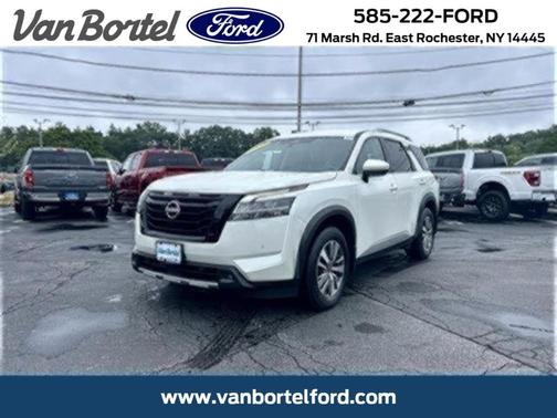 2023 Nissan Pathfinder SL 4WD