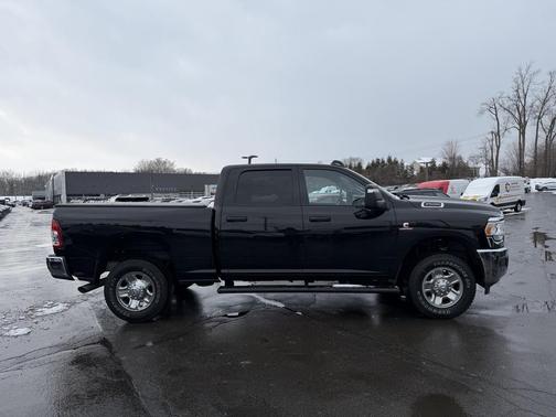 2024 RAM 2500 Tradesman Crew Cab 4x4 6'4' Box
