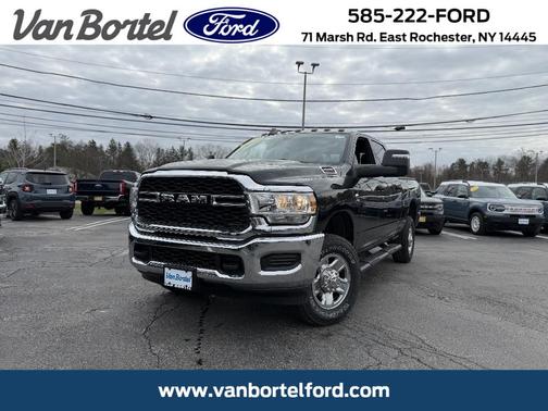 Diamond Black Crystal Pearlcoat 2024 RAM 2500 Tradesman Crew Cab 4x4 6'4' Box