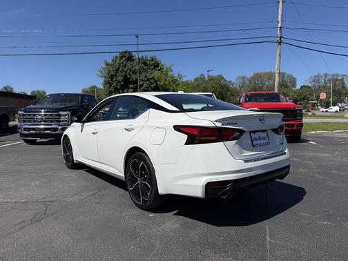 Pearl White Tricoat 2023 Nissan Altima SR Intelligent AWD