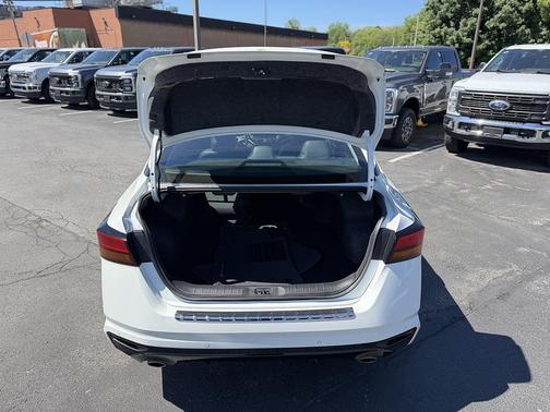 Pearl White Tricoat 2023 Nissan Altima SR Intelligent AWD