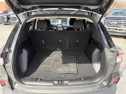 Magnetic Metallic 2020 Ford Escape SE