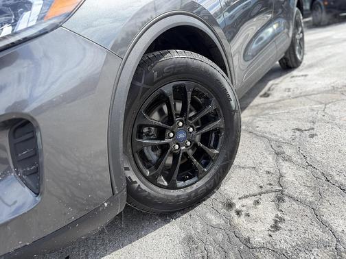 Magnetic Metallic 2020 Ford Escape SE
