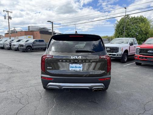 Dark Moss 2022 Kia Telluride S