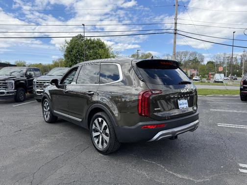 Dark Moss 2022 Kia Telluride S