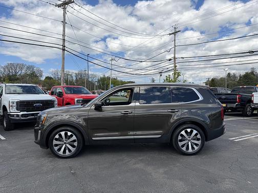 Dark Moss 2022 Kia Telluride S