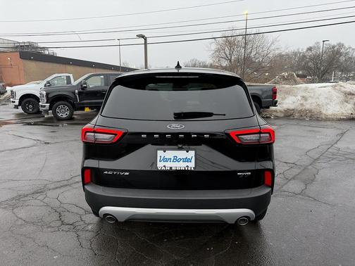 Agate Black Metallic 2025 Ford Escape Active