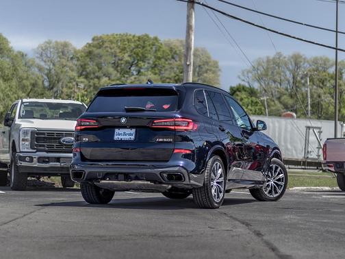 Carbon Black Metallic 2021 BMW X5 M50i