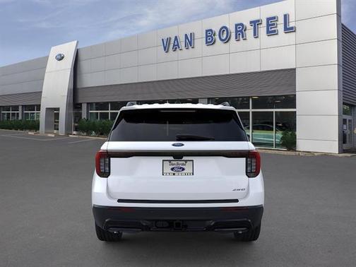 Star White Metallic Tri-Coat 2026 Ford Explorer ST-Line