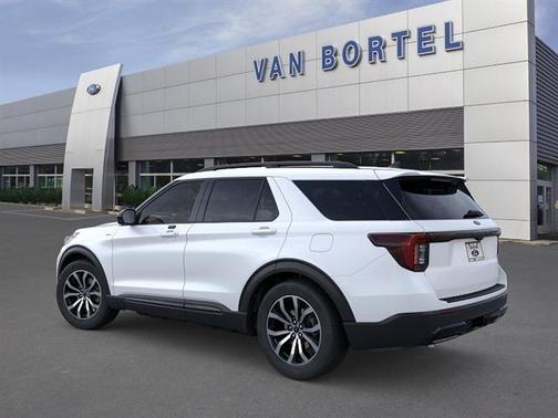 Star White Metallic Tri-Coat 2026 Ford Explorer ST-Line
