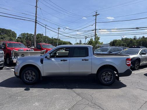 Iconic Silver Metallic 2023 Ford Maverick XLT