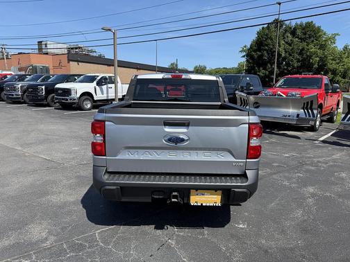 Iconic Silver Metallic 2023 Ford Maverick XLT