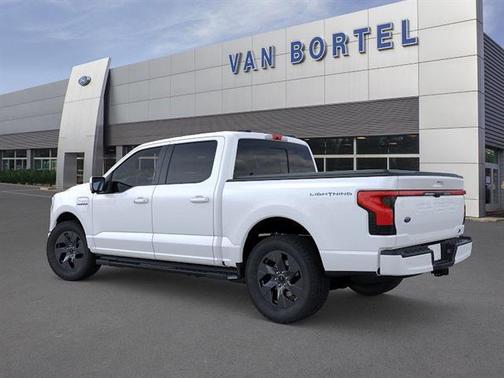 Star White Metallic Tri-Coat 2023 Ford F-150 Lightning LARIAT