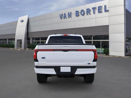 Star White Metallic Tri-Coat 2023 Ford F-150 Lightning LARIAT