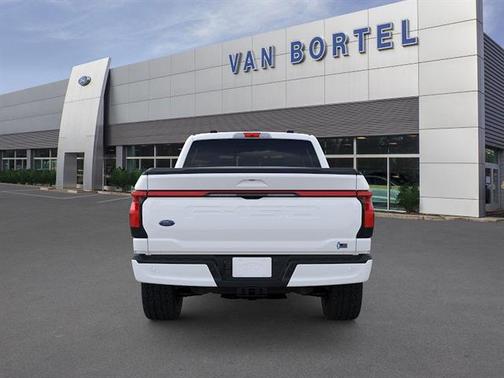 Star White Metallic Tri-Coat 2023 Ford F-150 Lightning LARIAT