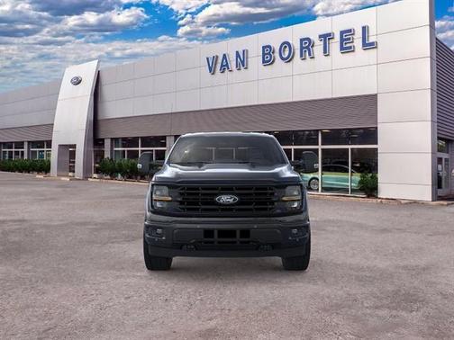 Agate Black Metallic 2026 Ford F-150 XLT