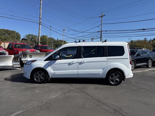 2023 Ford Transit Connect Titanium w/Rear Liftgate