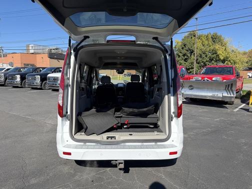 2023 Ford Transit Connect Titanium w/Rear Liftgate