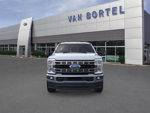 Oxford White 2026 Ford F-250 XLT
