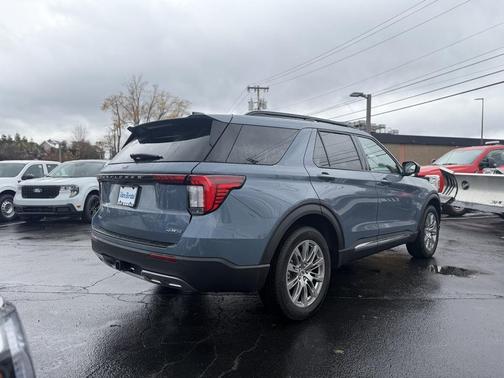 2025 Ford Explorer Active