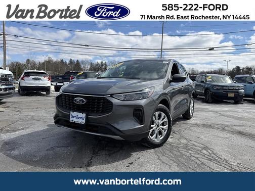 Carbonized Gray Metallic 2023 Ford Escape Active