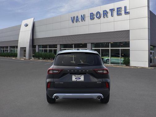 Agate Black Metallic 2025 Ford Escape Active