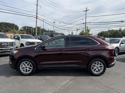 Burgundy Velvet Metallic Tinted Clearcoat 2024 Ford Edge SEL