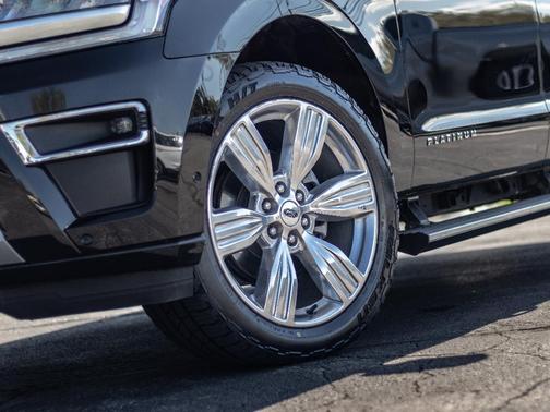 Agate Black Metallic 2024 Ford Expedition Platinum
