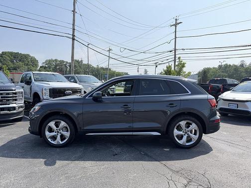 Manhattan Gray Metallic 2021 Audi Q5 45 Premium Plus