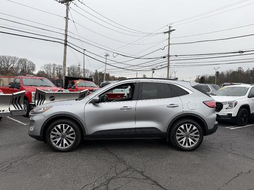 Iconic Silver Metallic 2021 Ford Escape Titanium