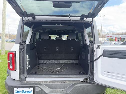 Oxford White 2025 Ford Bronco Outer Banks