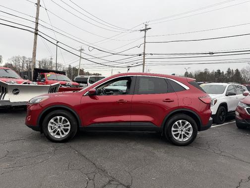 Rapid Red Metallic Tinted Clearcoat 2020 Ford Escape SE
