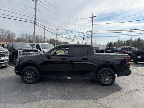 Shadow Black 2024 Ford Maverick Lariat
