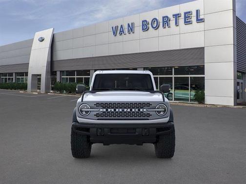 Oxford White 2023 Ford Bronco Badlands
