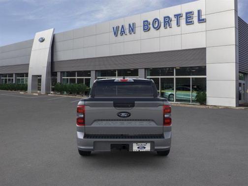 2025 Ford Maverick Lobo Standard