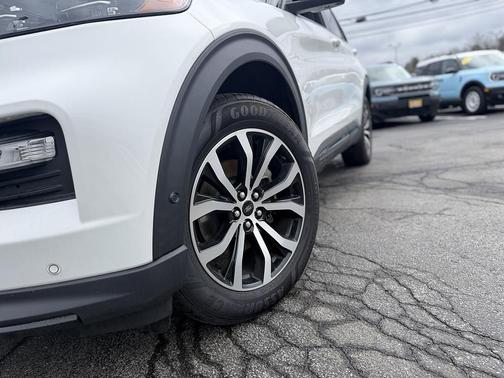 Star White Metallic Tri-Coat 2020 Ford Explorer ST