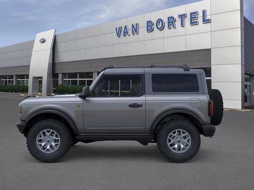 Carbonized Gray Metallic 2025 Ford Bronco Badlands