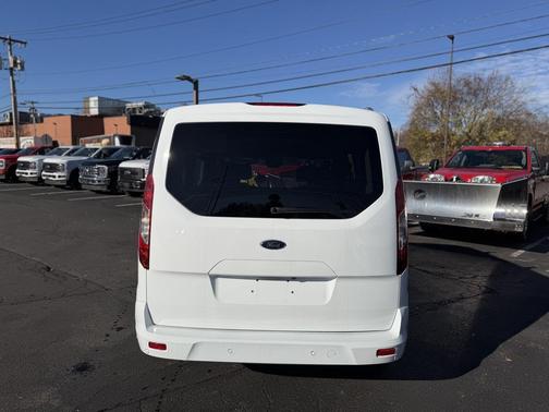 2022 Ford Transit Connect XLT w/Rear Liftgate