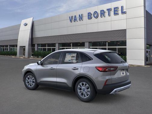 Carbonized Gray Metallic 2025 Ford Escape Active