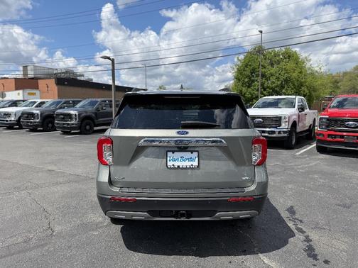 Silver Spruce 2020 Ford Explorer XLT