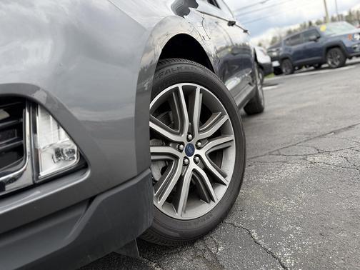 Carbonized Gray Metallic 2022 Ford Edge Titanium