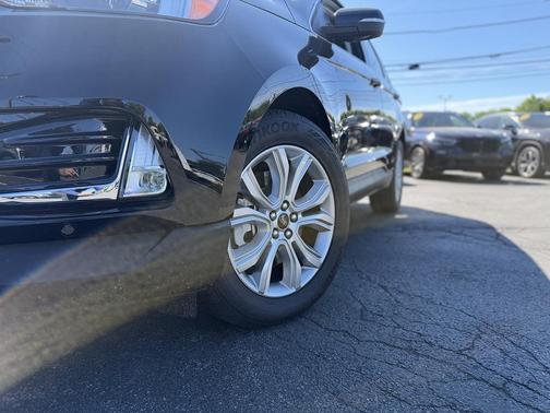 Agate Black Metallic 2023 Ford Edge Titanium