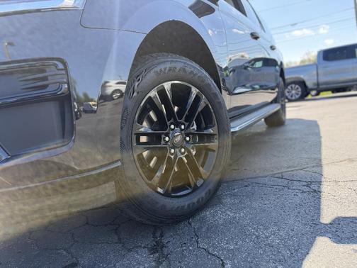 Agate Black Metallic 2022 Ford Expedition Max XLT