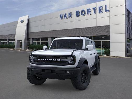 Oxford White 2026 Ford Bronco Outer Banks