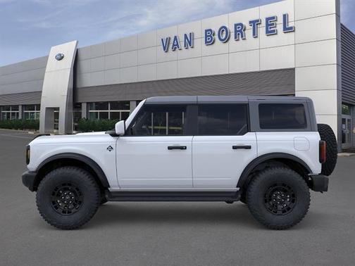Oxford White 2026 Ford Bronco Outer Banks