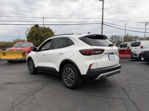 2025 Ford Escape PHEV Base